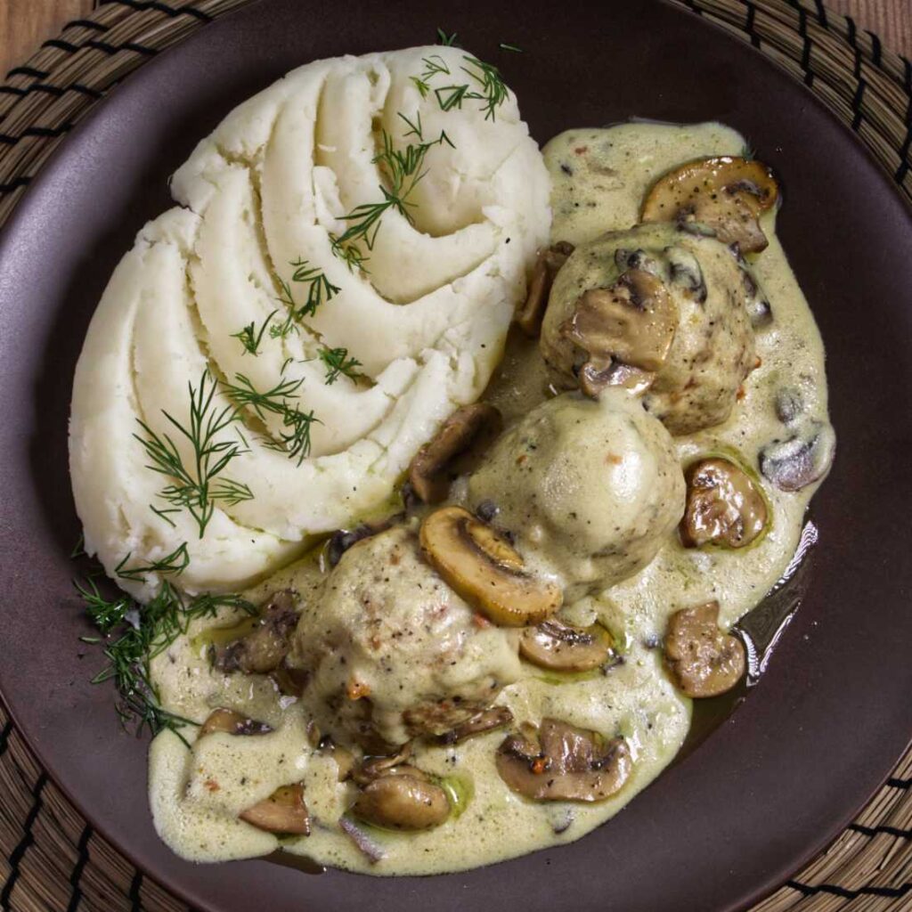 Restaurant Relax Greenpoint NYC Entrees Meatballs Mushroom