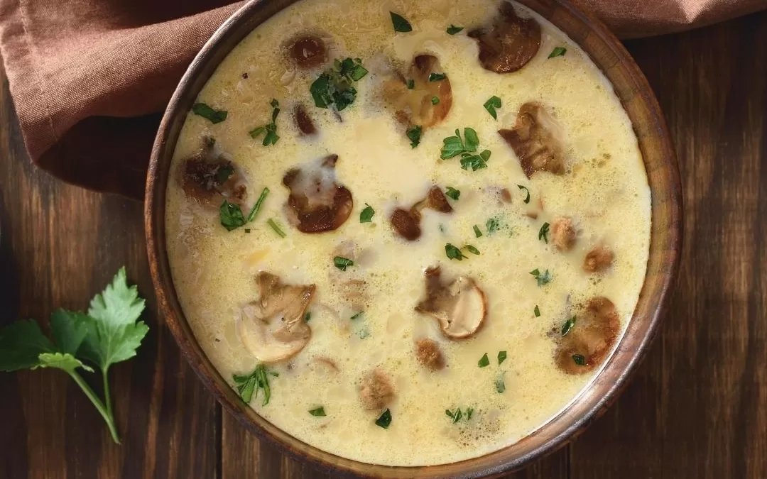 Savoring the Countryside: A Heartwarming Vegetarian Champignon Soup